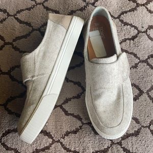 Toms Altair Velcro Strap size 9